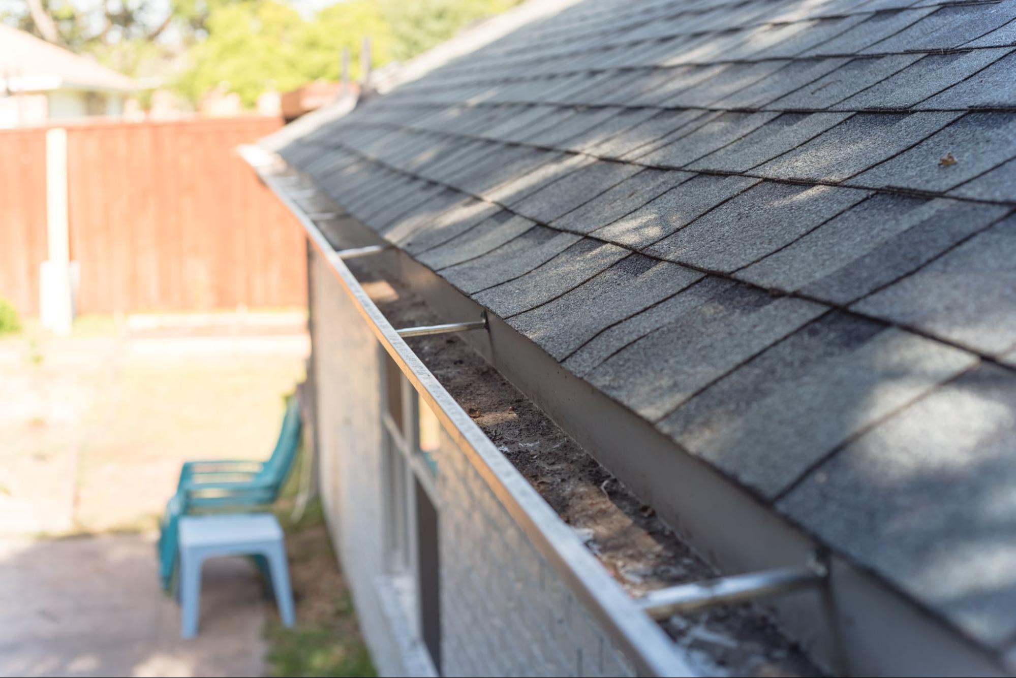 Unblocking the Blockage 10 Expert Tips for Keeping Your Gutter Clear